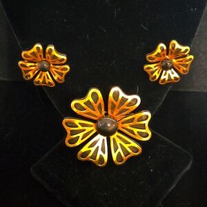 Vintage flower enamel brooch/matching earrings RARE!